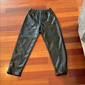 GAP Black Ankle Cropped Pants Relaxed Fit